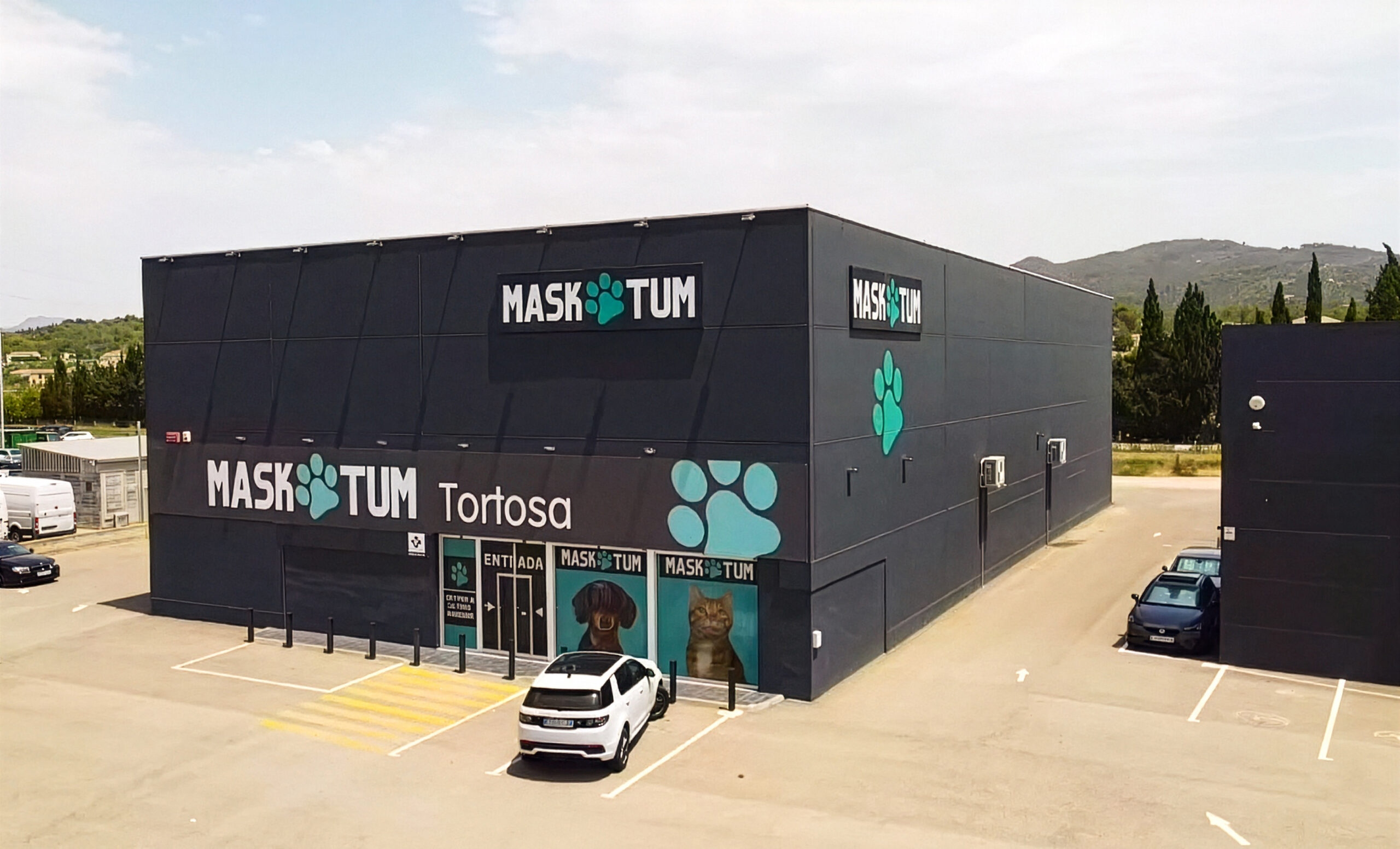 MASKOTUM_tortosa_completa_dron perspectiva – Firefly Upscaler, escala 2x